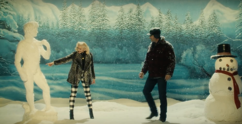 Illustration for article titled This Year's Christmas Ham Is Gwen Stefani and Blake Shelton